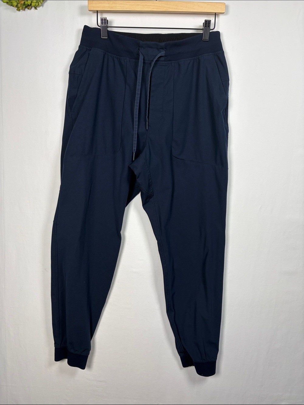 LULULEMON Men's ABC Navy Blue Jogger Pants size large